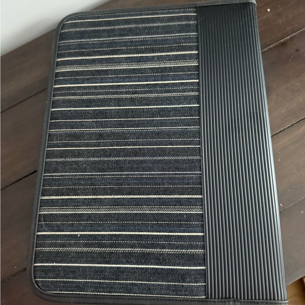 Black and White Striped Document Holder - Picture 3 of 6